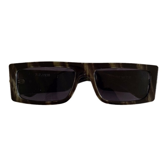 Knotwtr Luxury Sunglasses NWT Boxed with accessories New in Box
